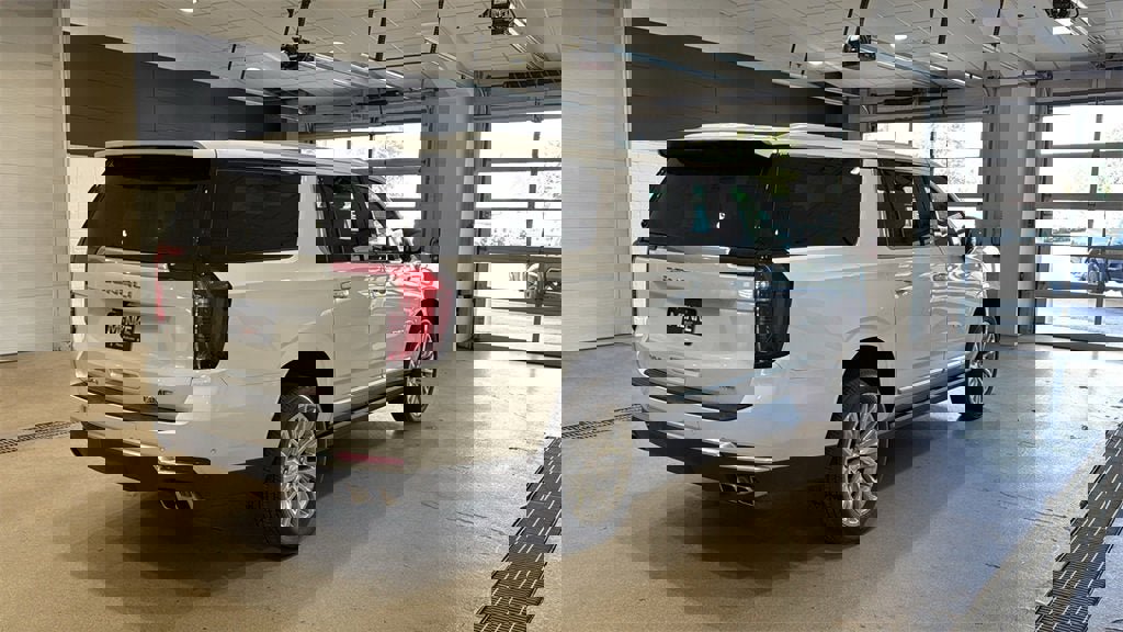 New 2026 GMC Yukon XL Denali w/ Sun & Power Step Package image 7