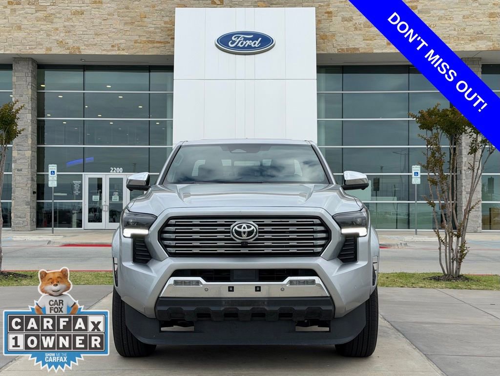 Used 2025 Toyota Tacoma Limited AWD/4WD image 2