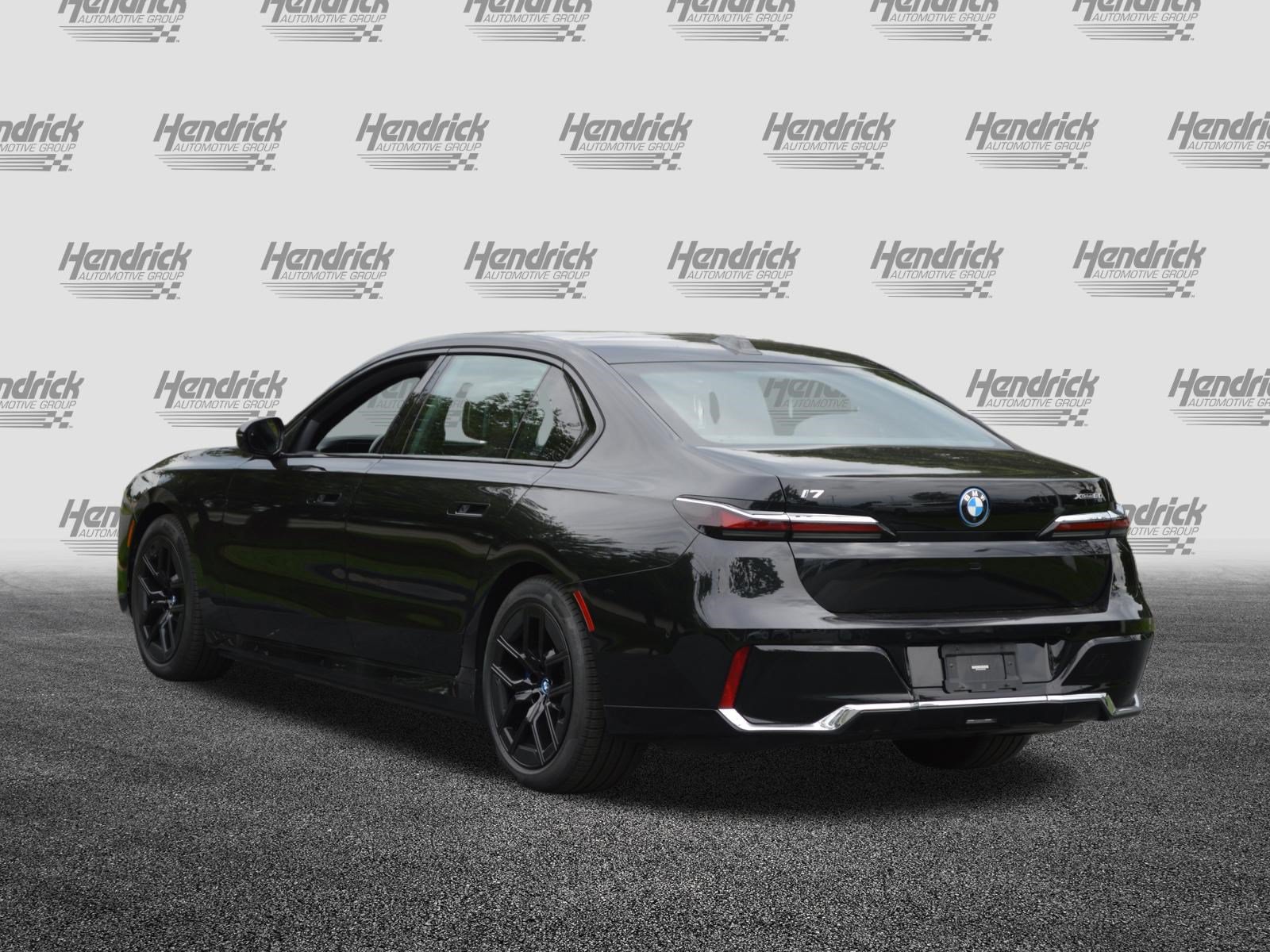 Certified 2023 BMW i7 xDrive60 w/ Executive Package 2 AWD/4WD image 9