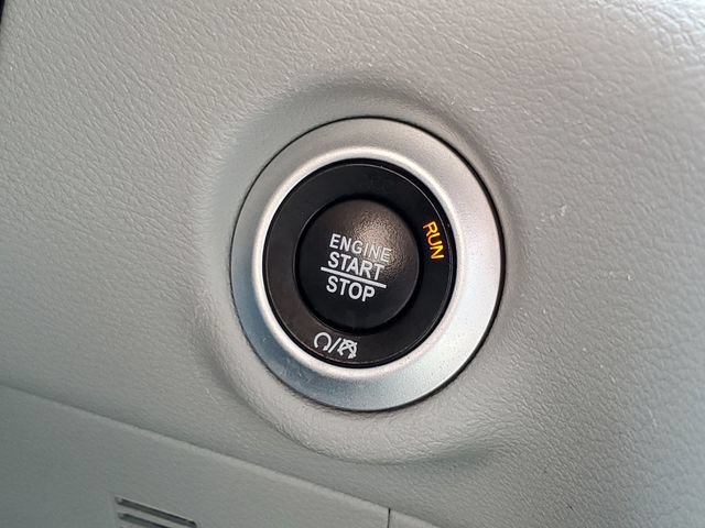 Used 2024 Chrysler Pacifica Touring-L FWD image 17