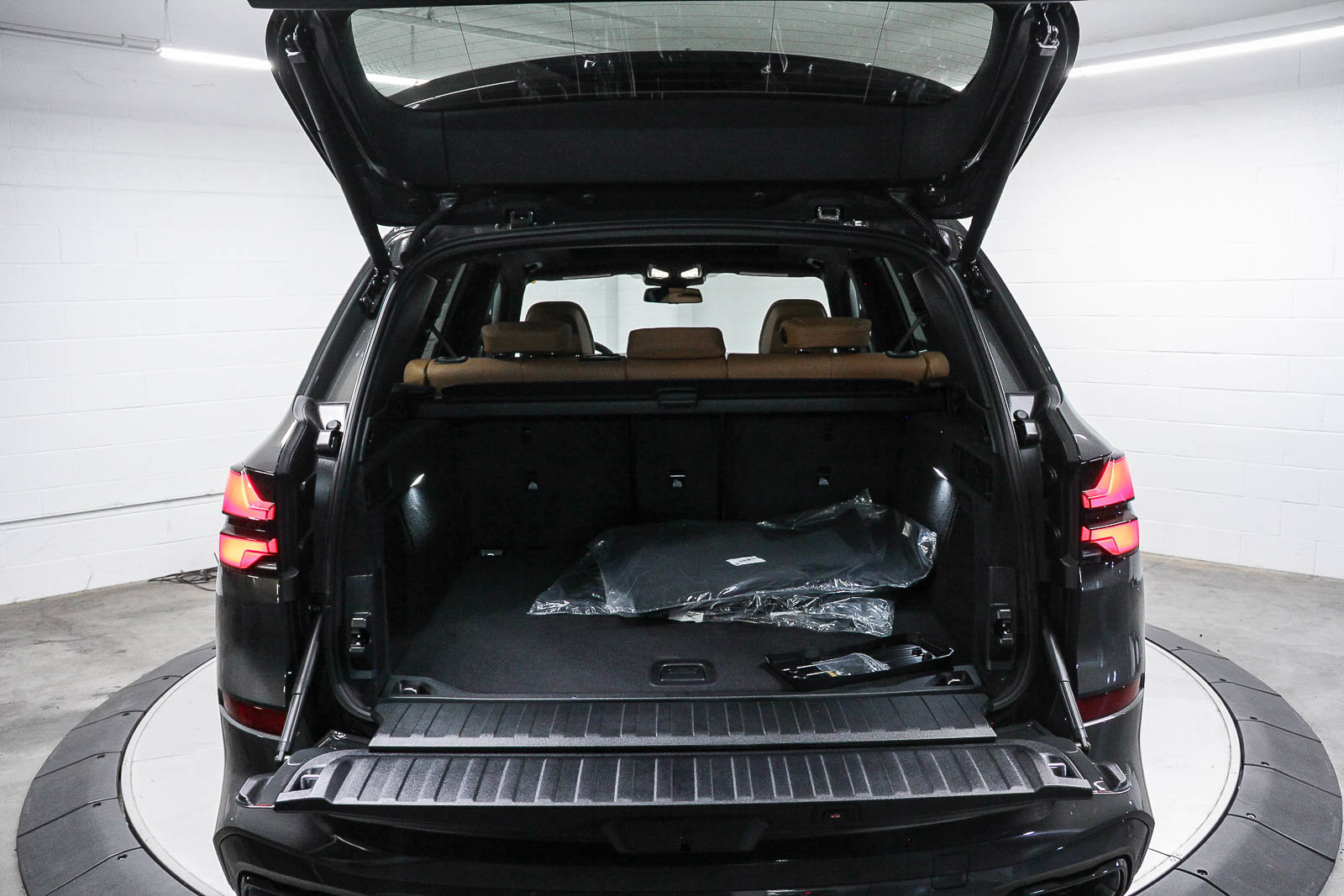 New 2026 BMW X5 sDrive40i w/ Executive Package RWD image 26