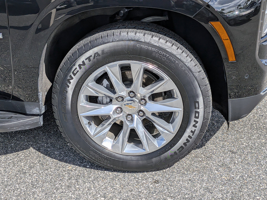 Certified 2025 Chevrolet Suburban Premier AWD/4WD image 10