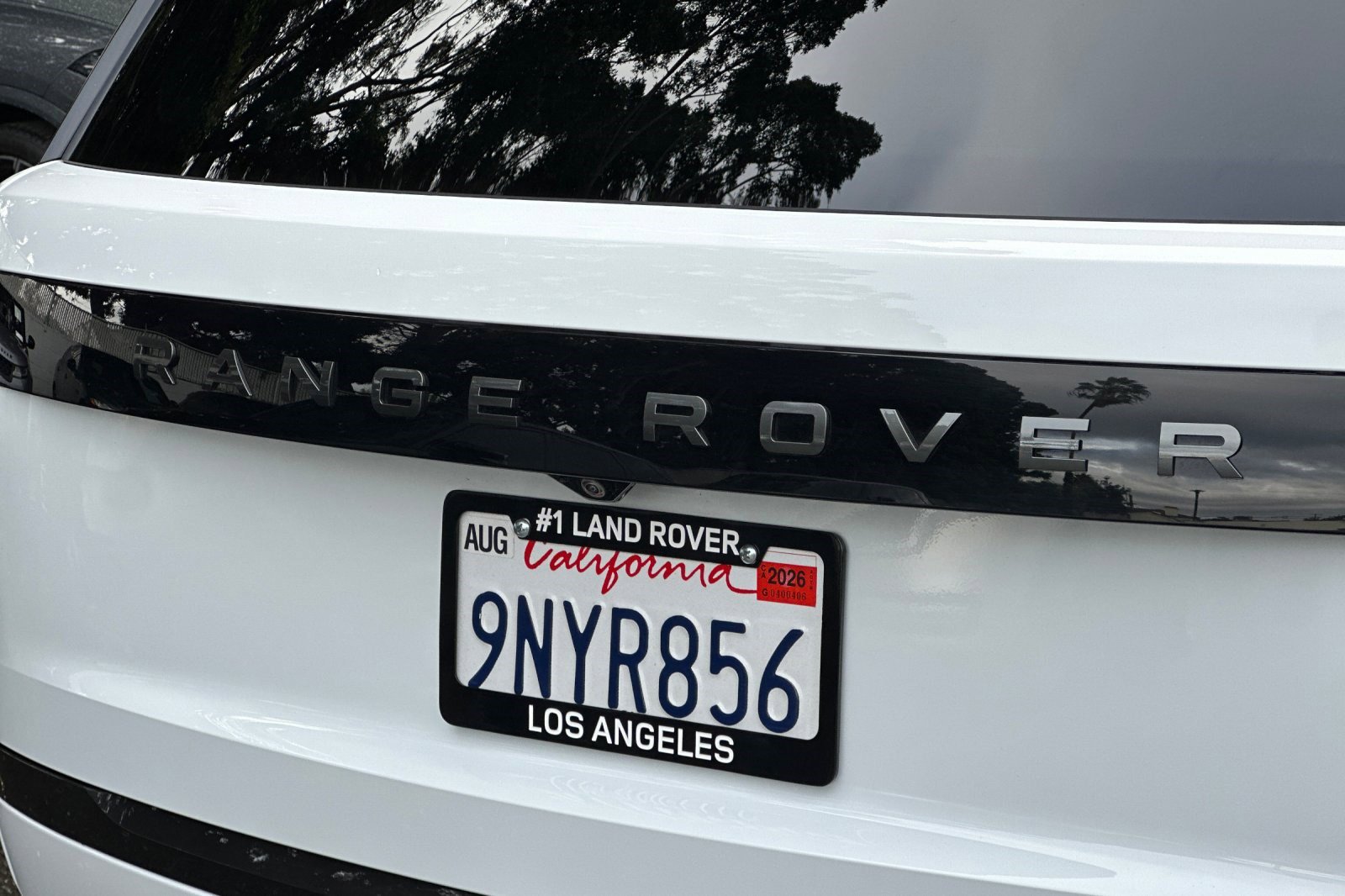 Used 2024 Land Rover Range Rover SE image 14