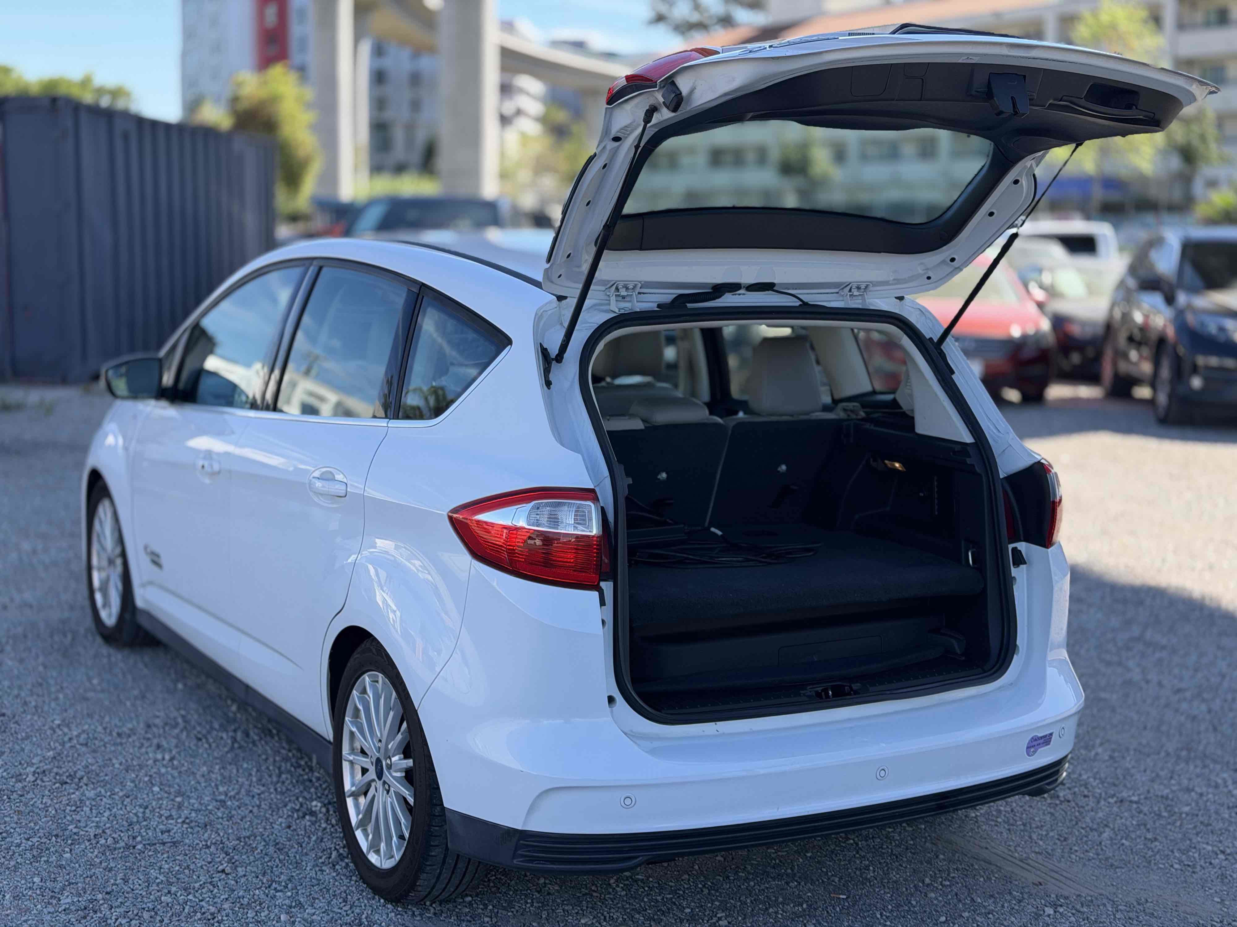 Used 2016 Ford C-MAX Energi SEL image 11