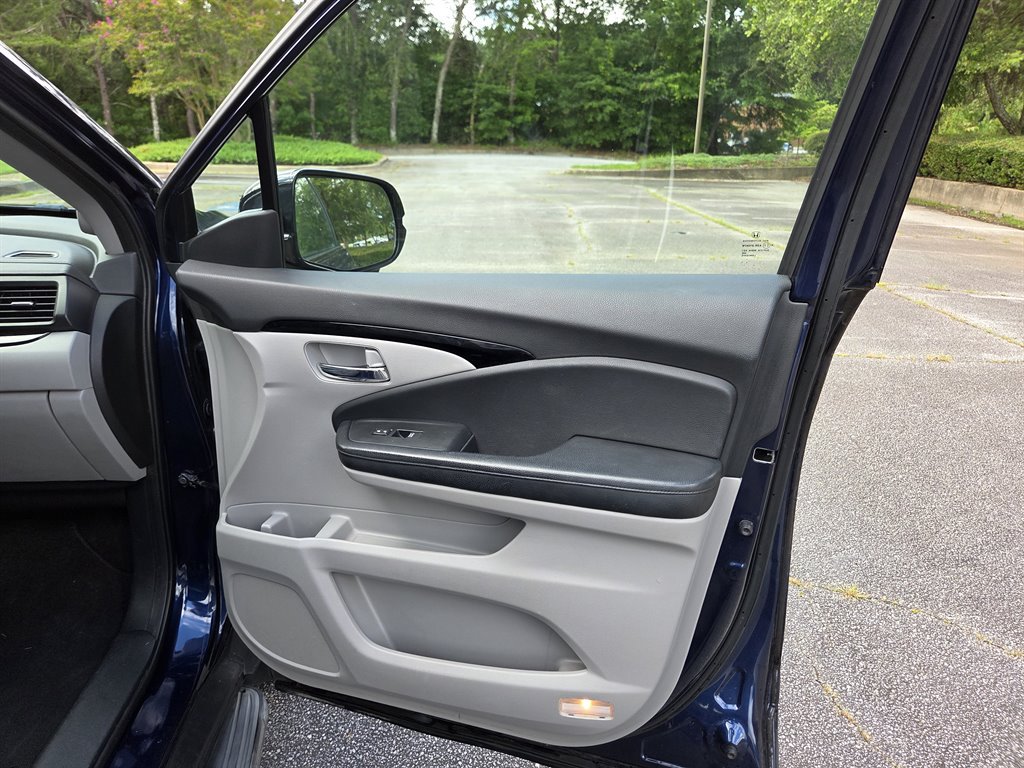 Used 2016 Honda Pilot Touring image 37