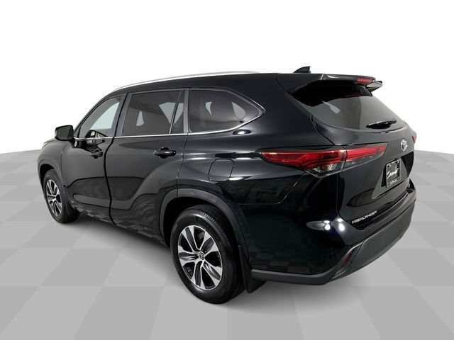 Used 2023 Toyota Highlander XLE AWD/4WD image 6