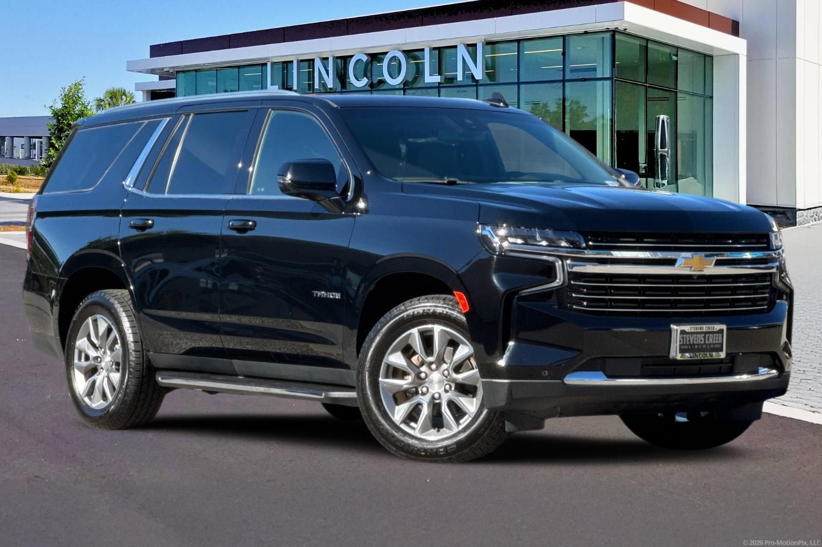 Used 2023 Chevrolet Tahoe LT w/ Luxury Package AWD/4WD image 2