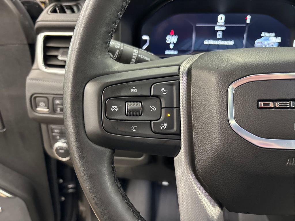 Used 2024 GMC Yukon XL Denali image 29