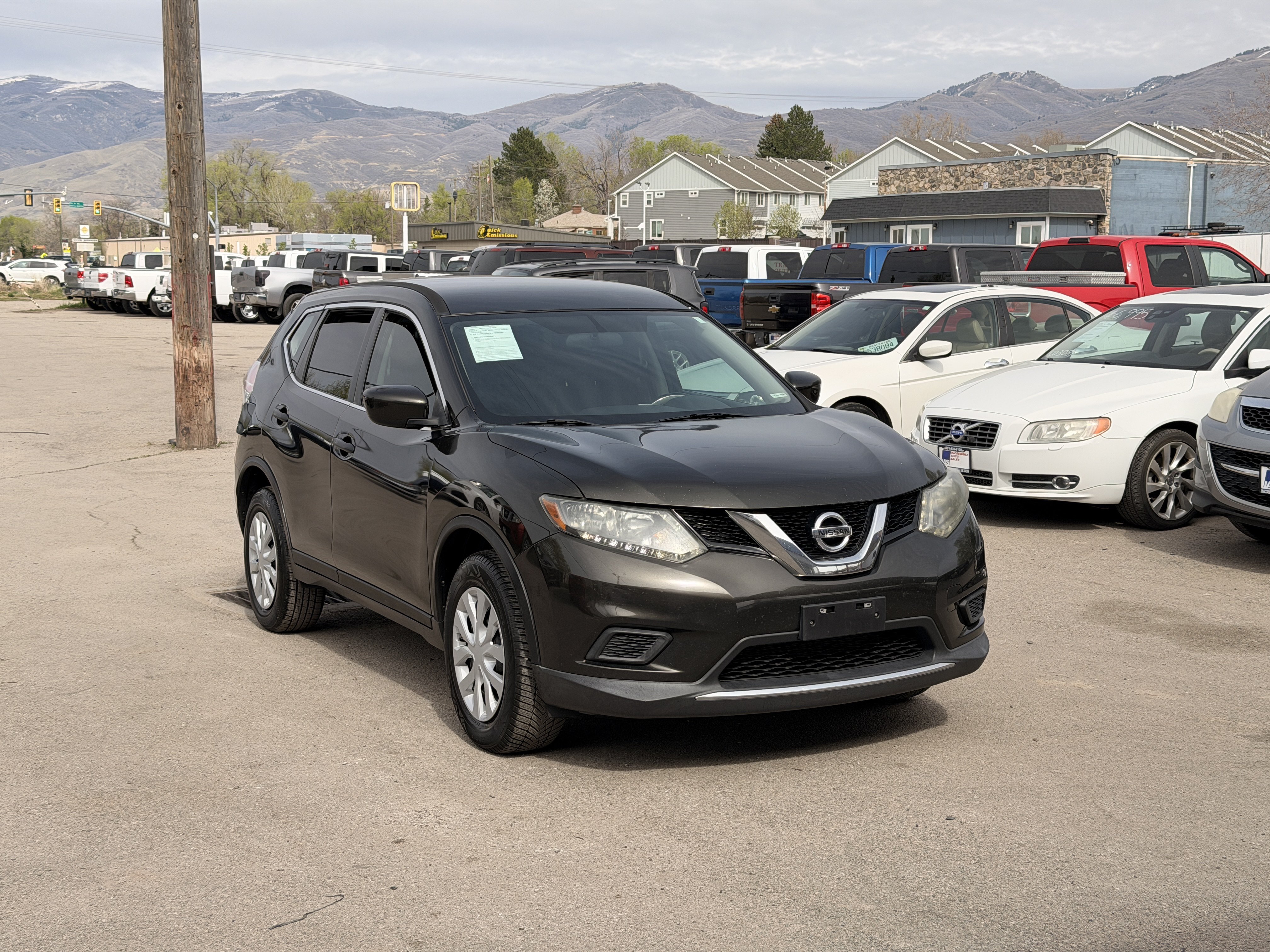Used 2016 Nissan Rogue S AWD/4WD image 2
