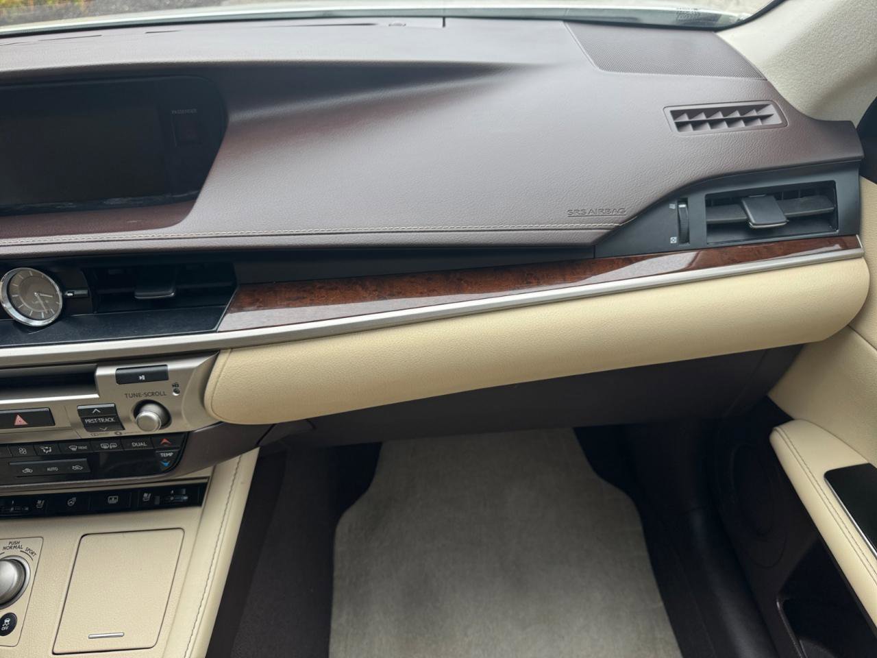 Used 2017 Lexus ES 350 w/ Luxury Package FWD image 22