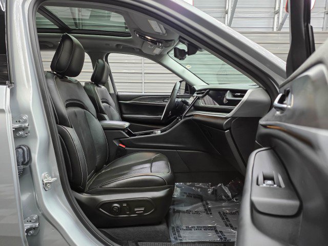 Used 2022 Jeep Grand Cherokee Limited 4xe w/ Luxury Tech Group II AWD/4WD image 15