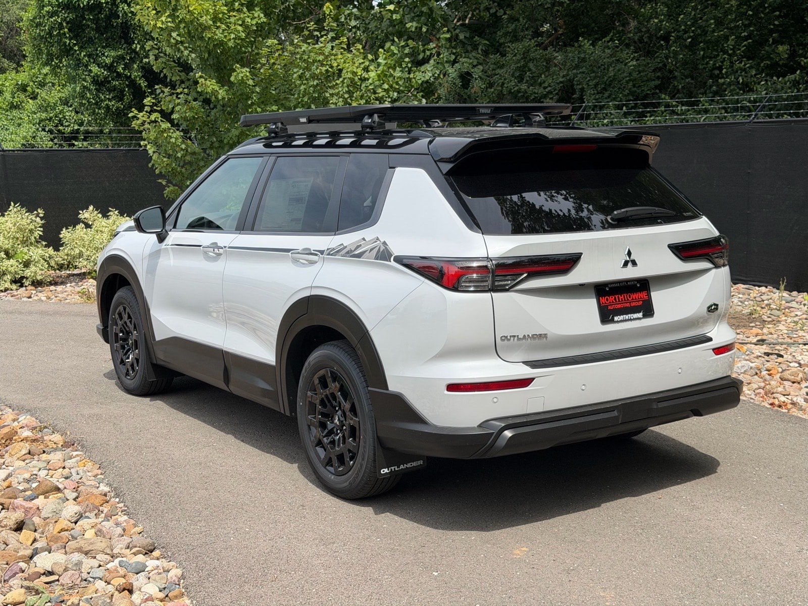 New 2026 Mitsubishi Outlander AWD image 3