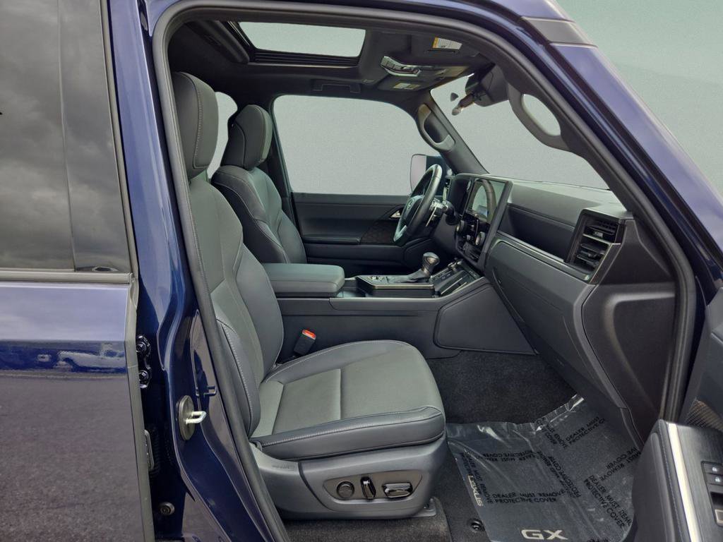 Used 2024 Lexus GX 550 w/ Accessory Package (2T) image 28