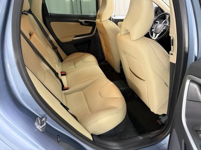 Used 2017 Volvo XC60 T6 Dynamic w/ Preferred Option Package AWD/4WD image 10