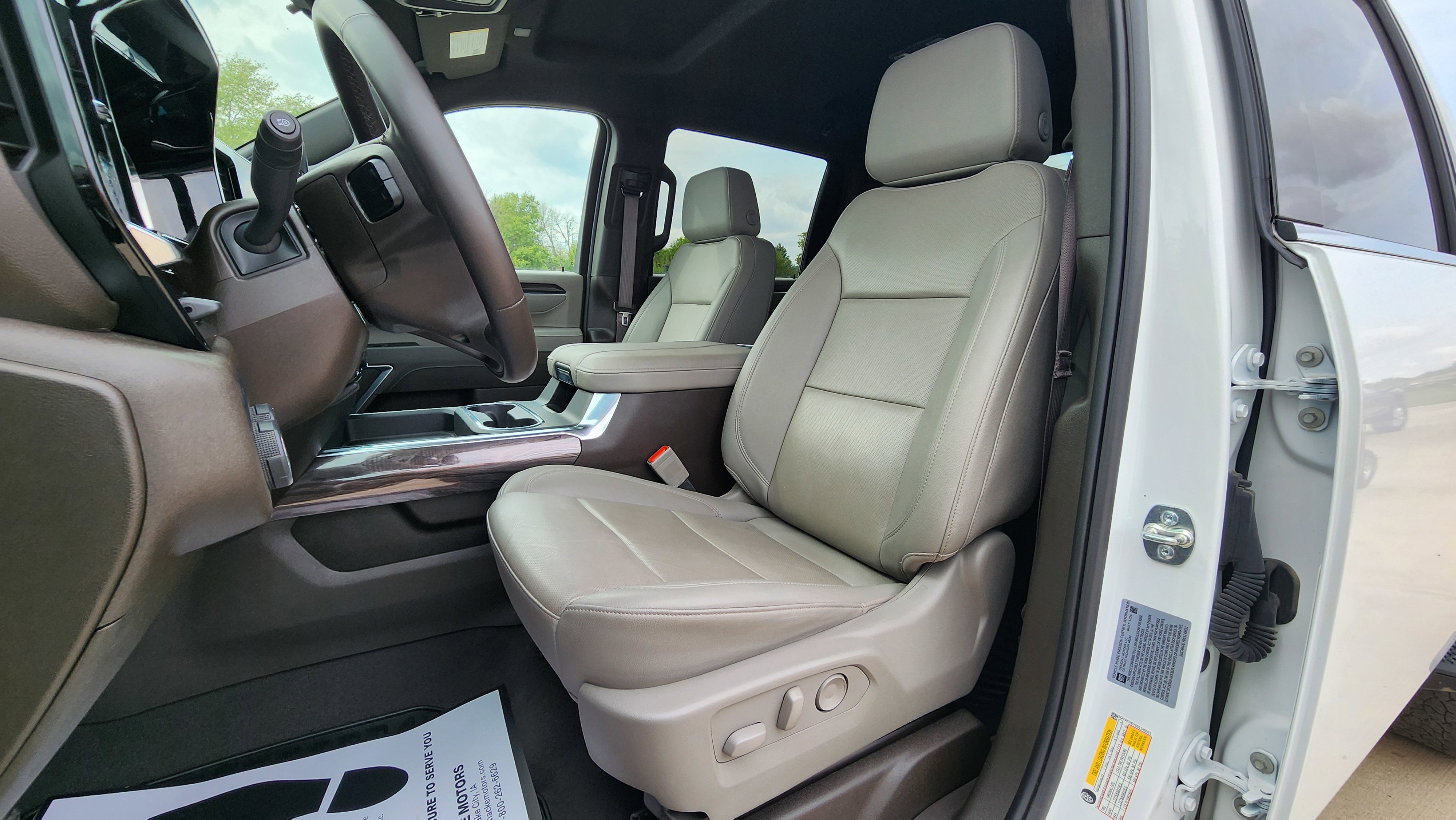 Certified 2025 Chevrolet Silverado 3500 LTZ w/ LTZ Premium Package image 12