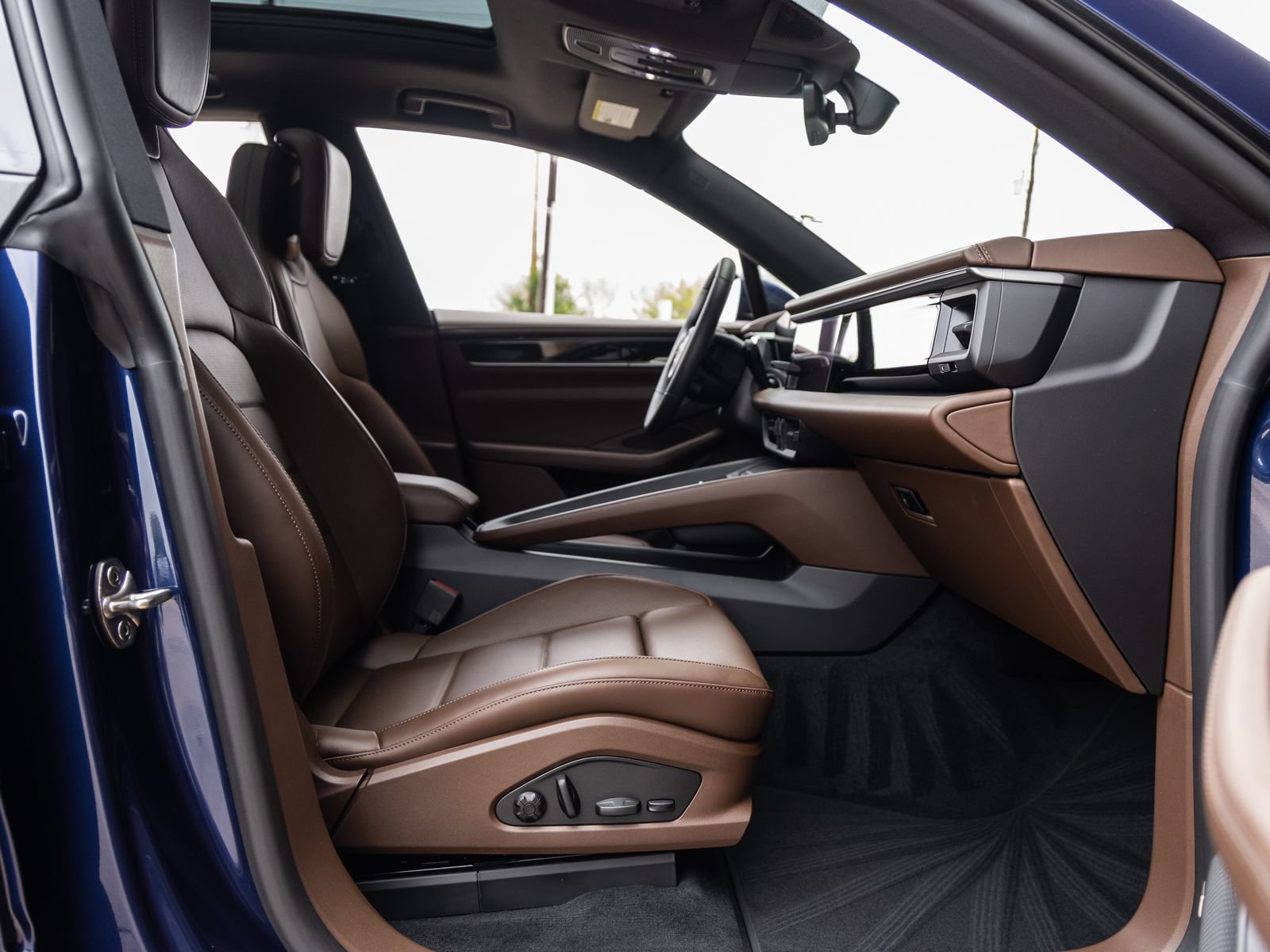 New 2026 Porsche Macan 4 Electric AWD/4WD image 42