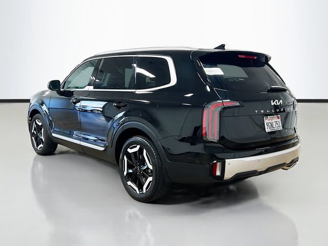 Certified 2023 Kia Telluride EX w/ EX Captain's Chair Package FWD image 5