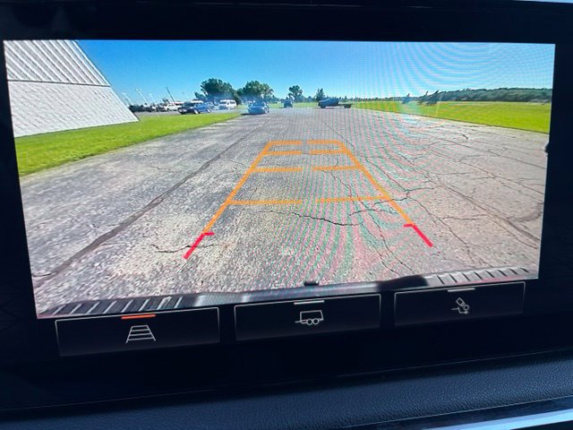 Used 2022 GMC Sierra 1500 AT4 w/ AT4 Preferred Package AWD/4WD image 5
