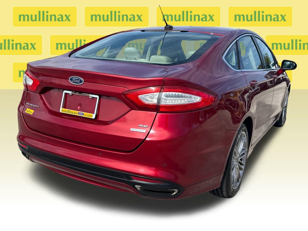Used 2016 Ford Fusion SE w/ Equipment Group 202A image 4