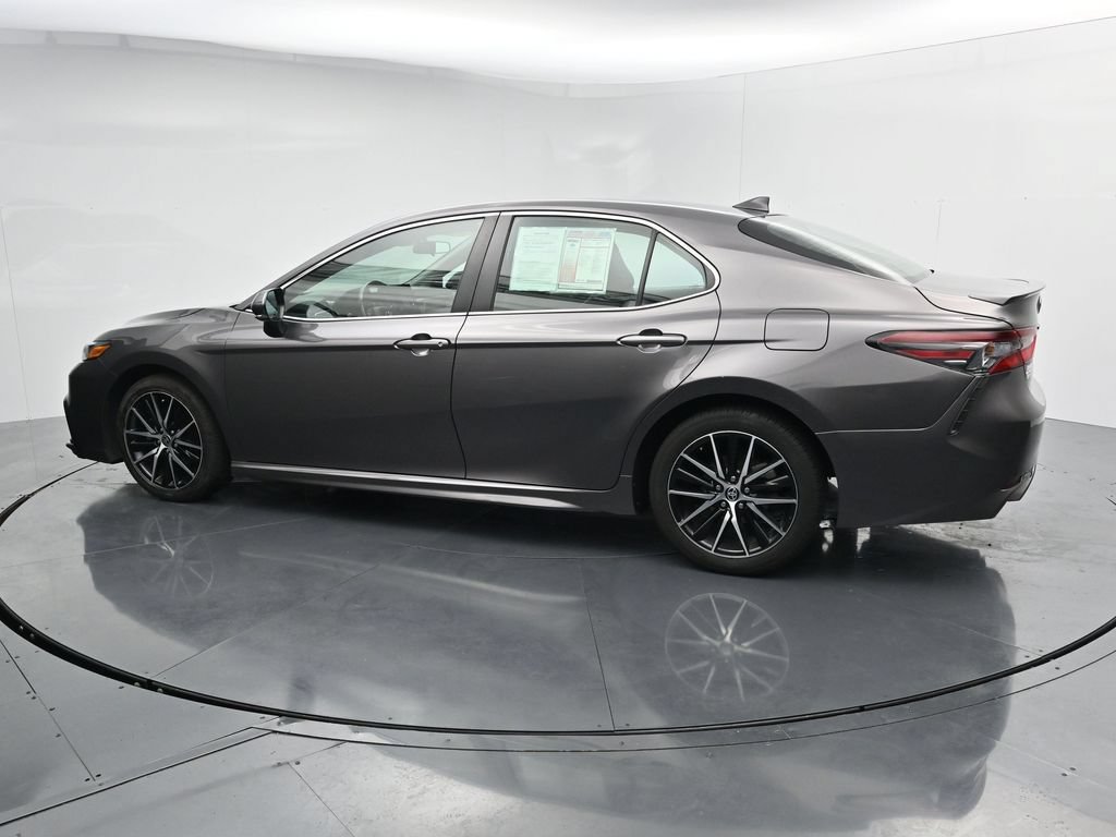 Used 2023 Toyota Camry SE FWD image 5