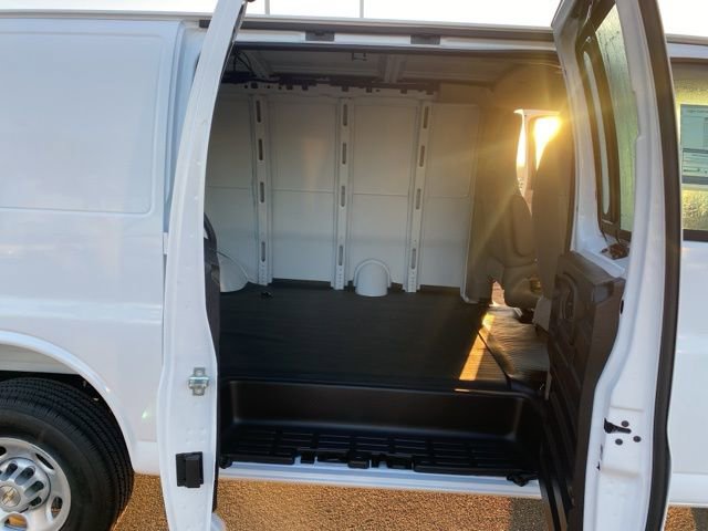 New 2026 Chevrolet Express 2500 RWD image 25