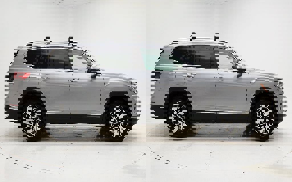 Used 2024 Volkswagen Atlas SEL image 3