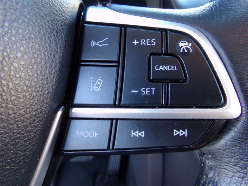 Used 2022 Toyota Sienna XLE image 21