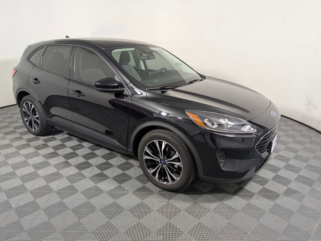 Certified 2022 Ford Escape SE w/ SE Sport Appearance Package