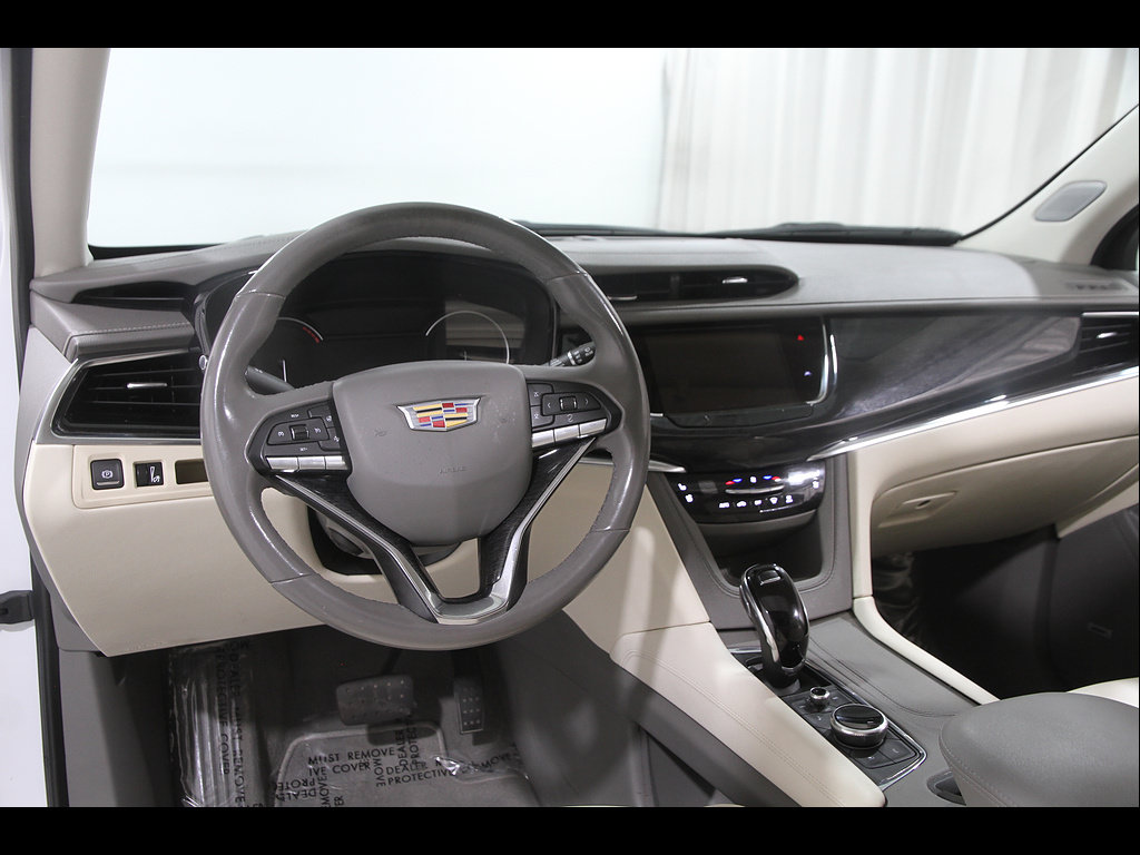 Used 2023 Cadillac XT6 Premium Luxury AWD/4WD image 6