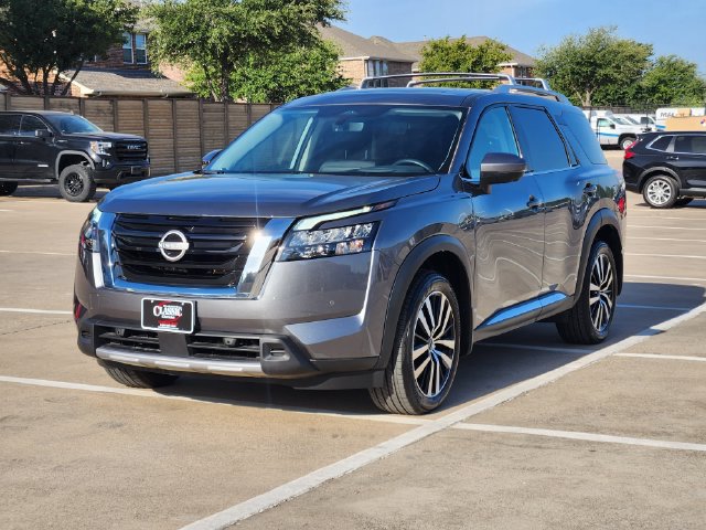 Used 2025 Nissan Pathfinder Platinum w/ Cargo Package FWD image 11