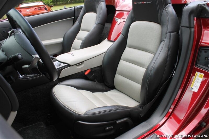 Used 2011 Chevrolet Corvette Grand Sport w/ Preferred Equipment Group RWD image 32