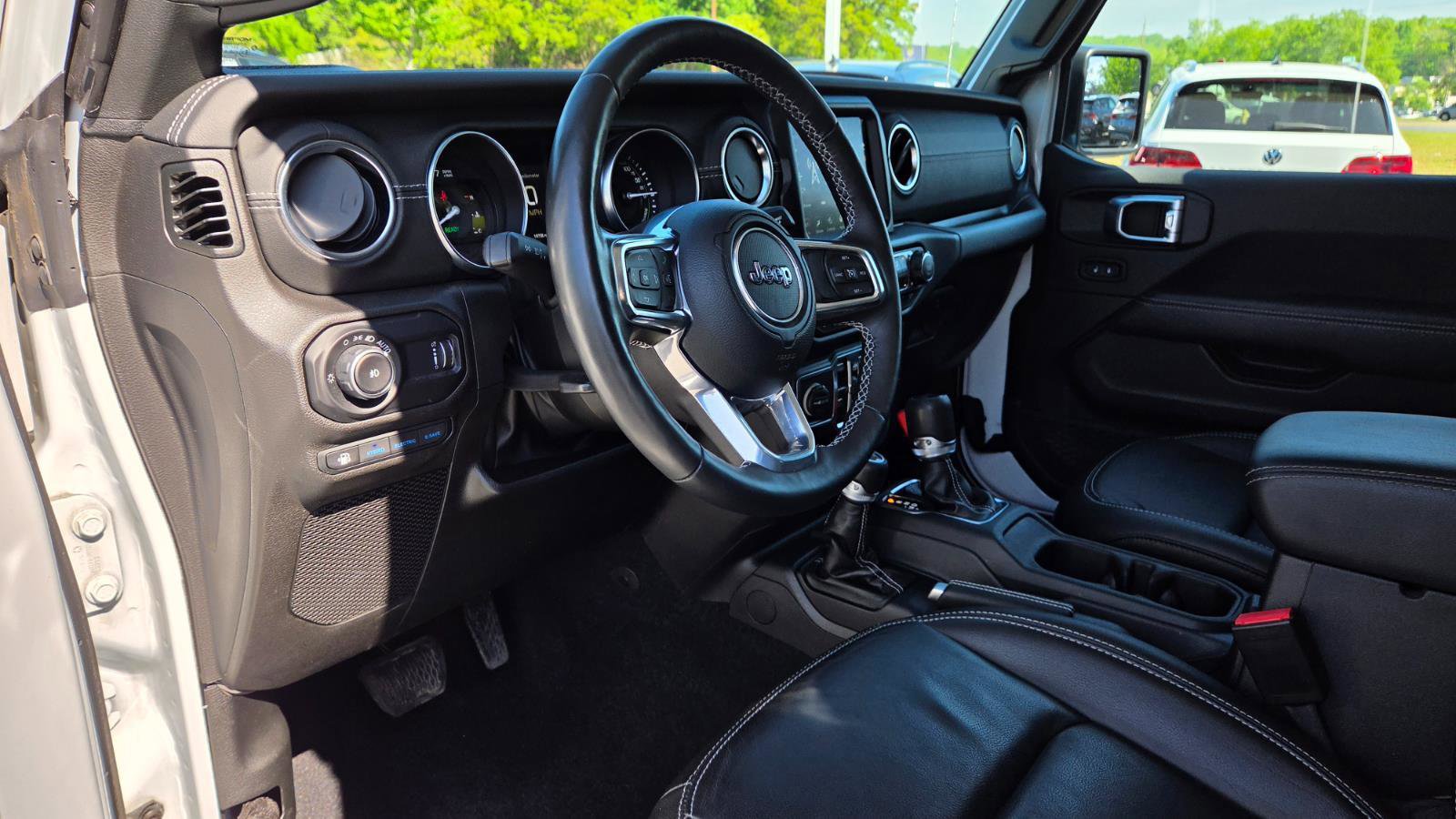 Used 2023 Jeep Wrangler Sahara w/ Cold Weather Group image 22