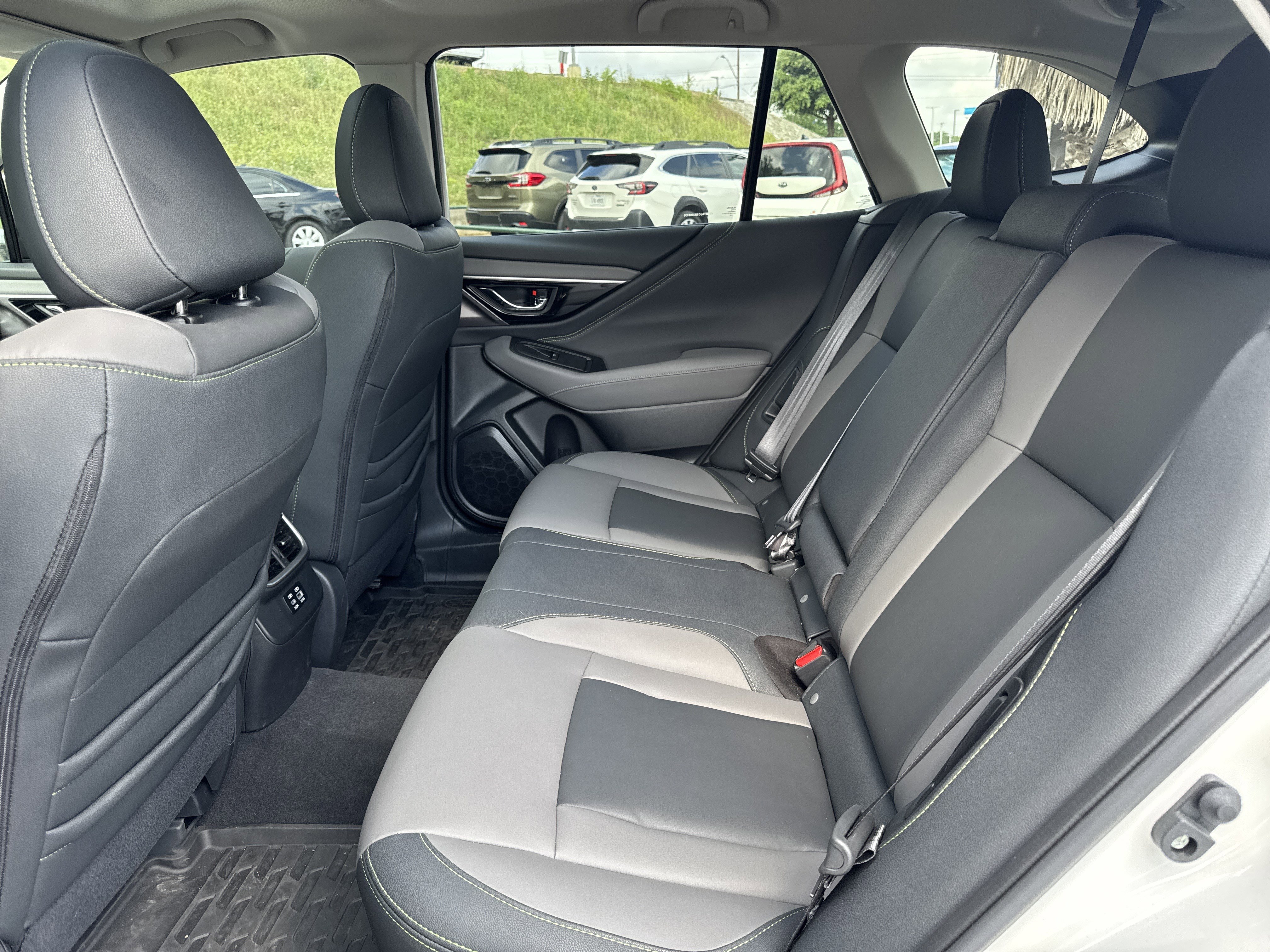 Certified 2025 Subaru Outback Onyx Edition AWD/4WD image 26