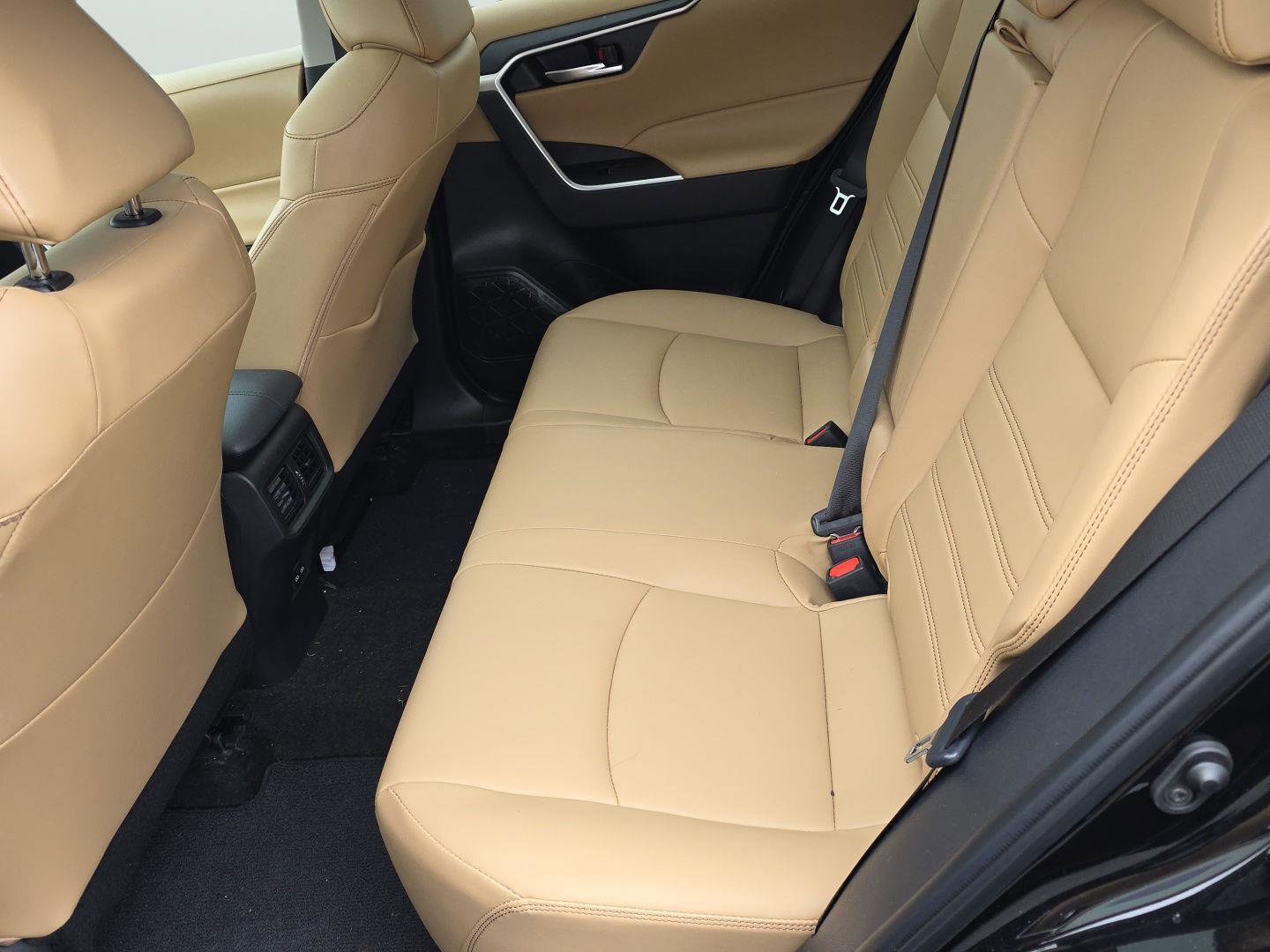 Used 2024 Toyota RAV4 XLE Premium image 70