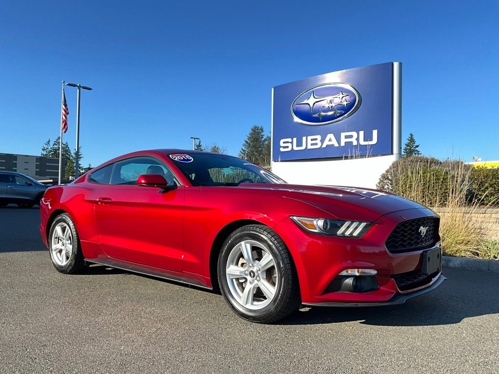 Used 2015 Ford Mustang Coupe image 2
