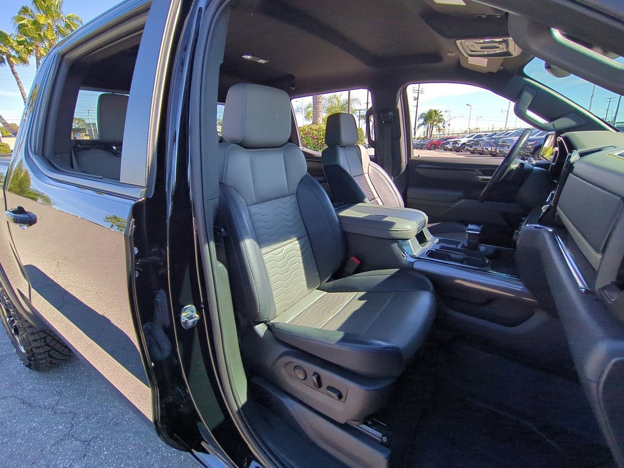 Used 2023 Chevrolet Silverado 1500 ZR2 AWD/4WD image 28