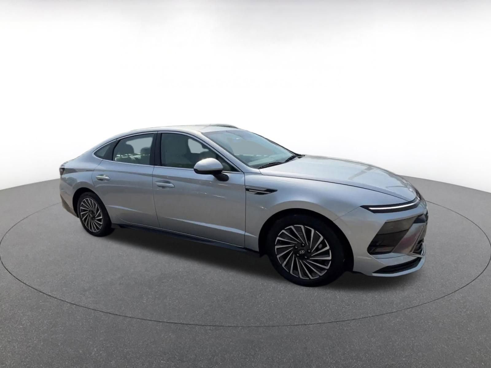 Used 2025 Hyundai Sonata SEL image 2