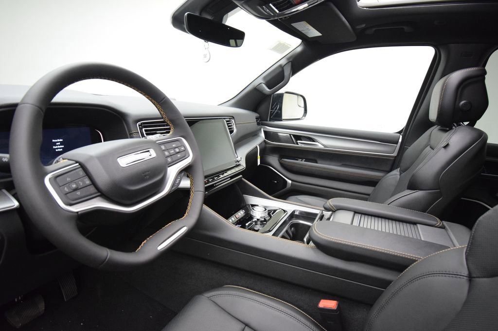 New 2026 Jeep Grand Wagoneer 4WD image 33