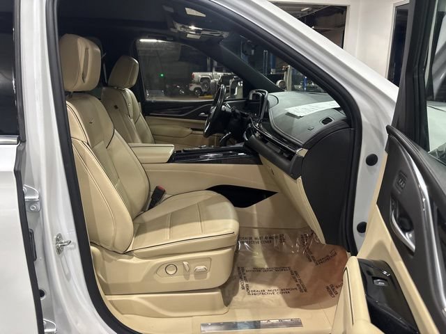 Certified 2023 Cadillac Escalade ESV Premium Luxury w/ Performance Package AWD/4WD image 42