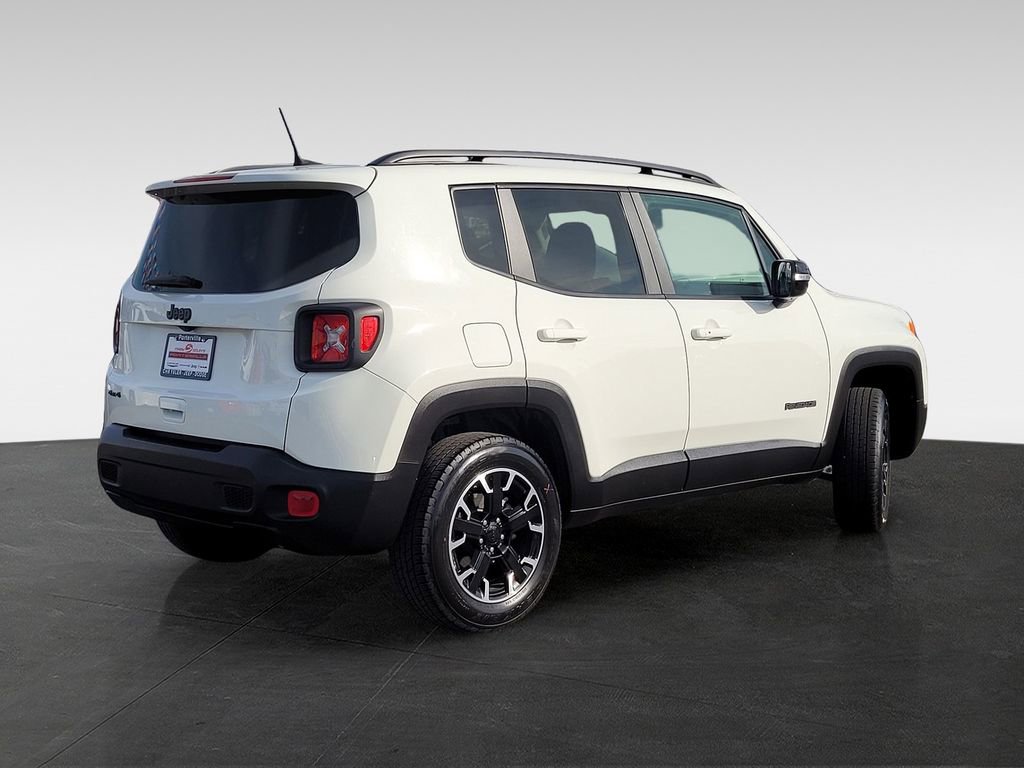 Used 2023 Jeep Renegade Latitude AWD/4WD image 4