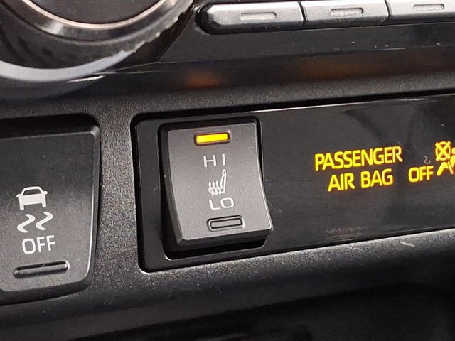 Used 2022 Toyota RAV4 XLE Premium image 23