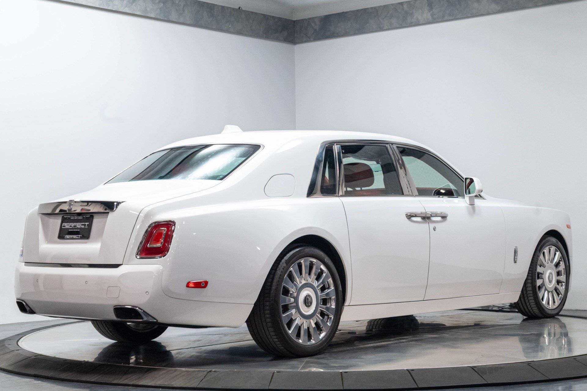 Used 2019 Rolls-Royce Phantom Sedan RWD image 41