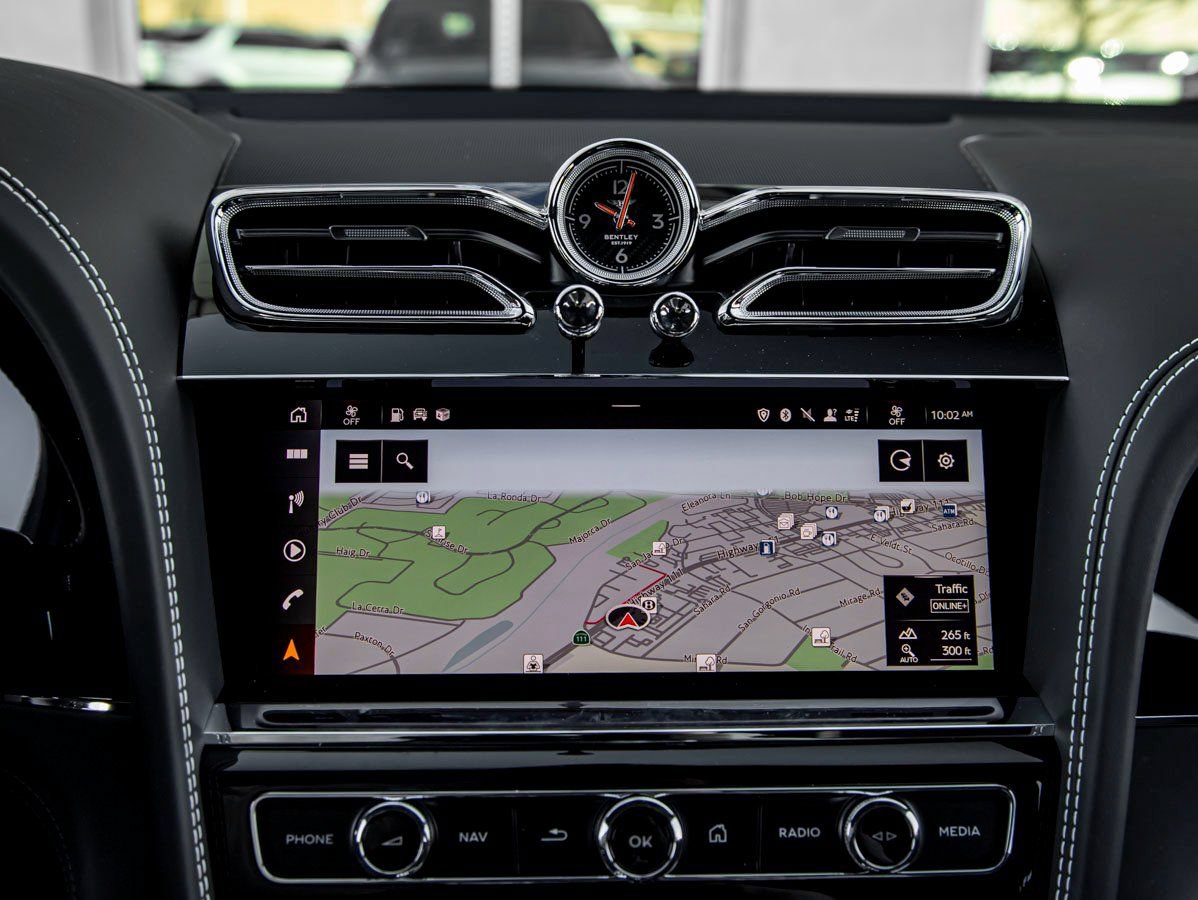 Used 2024 Bentley Bentayga Extended Wheelbase AWD/4WD image 21