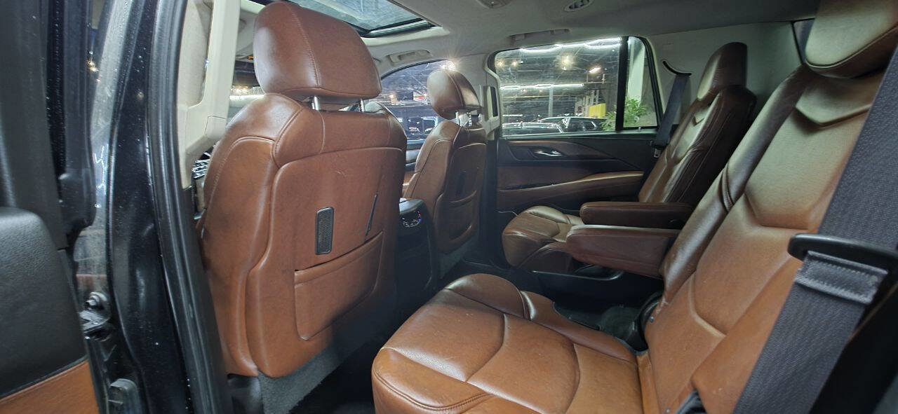 Used 2016 Cadillac Escalade Luxury image 27