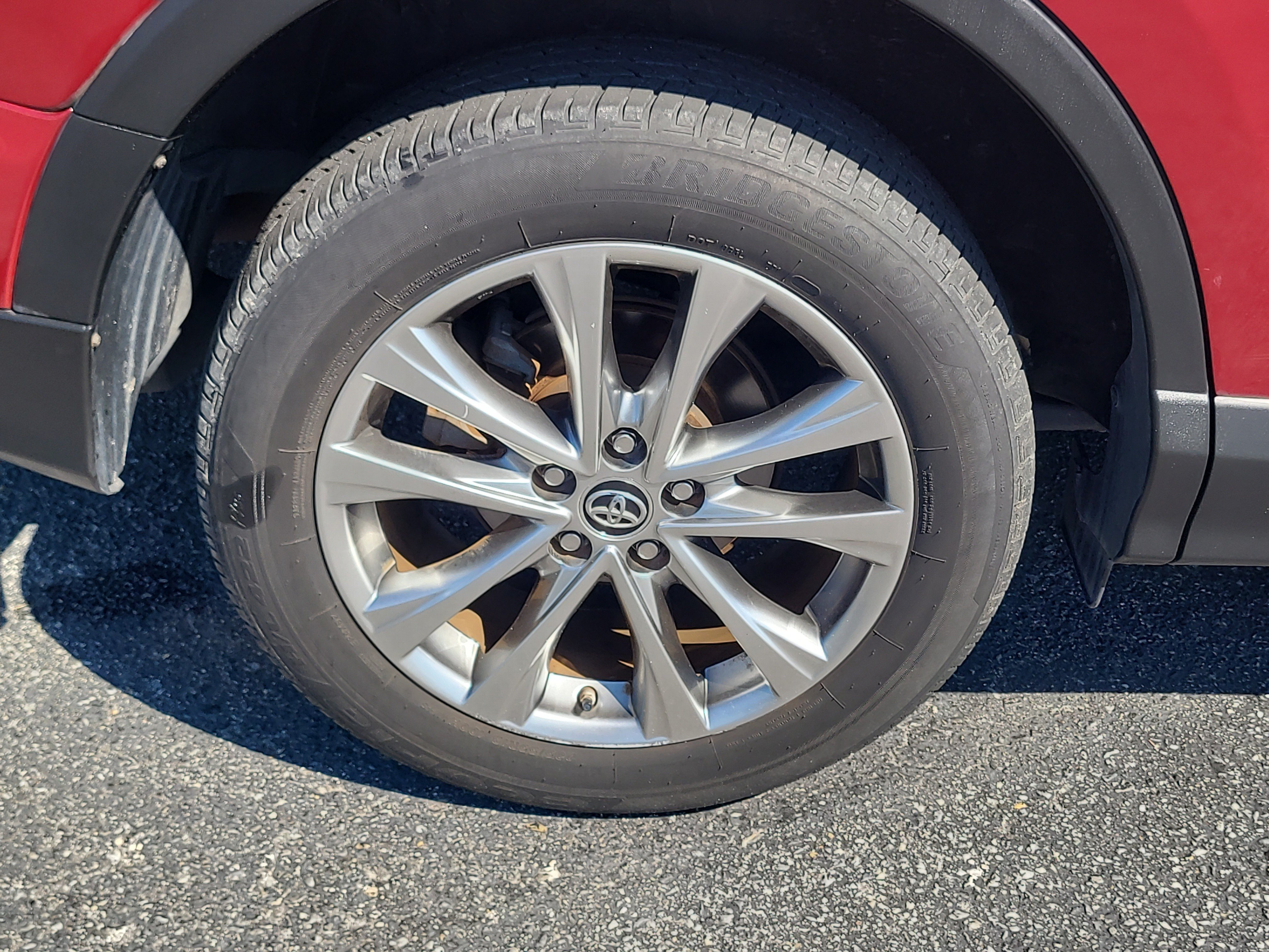 Used 2018 Toyota RAV4 Limited FWD image 10