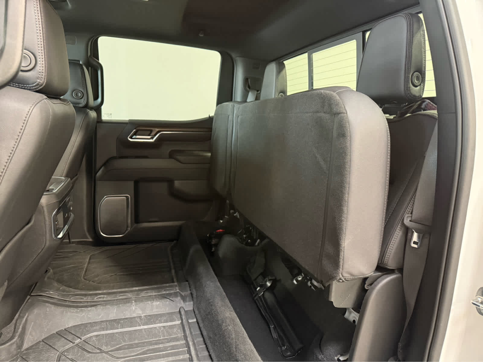 Certified 2024 Chevrolet Silverado 1500 High Country w/ High Country Premium Package image 16