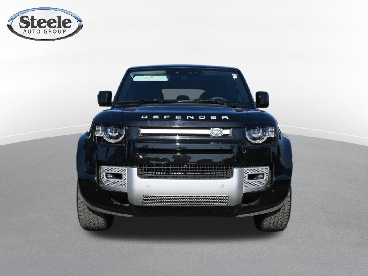 Used 2025 Land Rover Defender 110 S AWD/4WD image 2