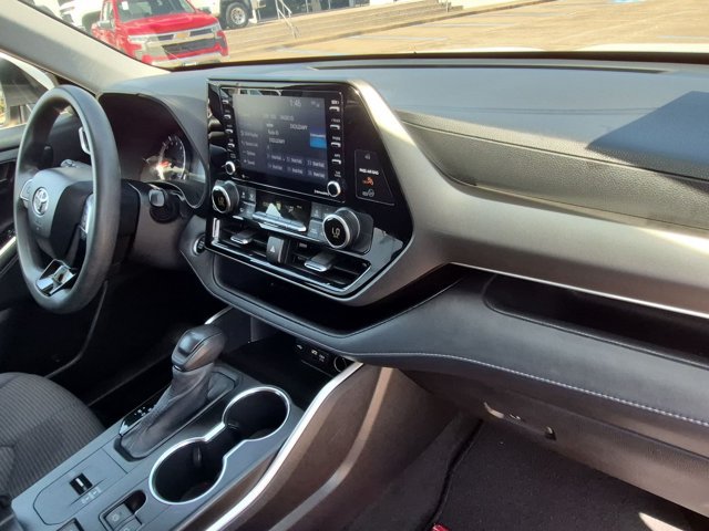 Used 2021 Toyota Highlander L FWD image 22