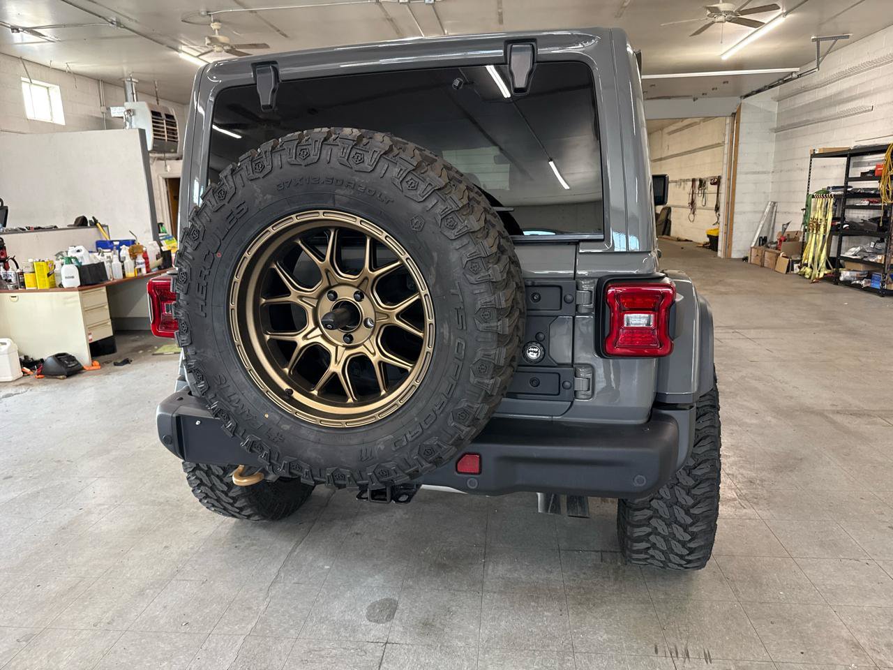 Used 2022 Jeep Wrangler Unlimited Rubicon w/ Xtreme Recon 35" Tire Package AWD/4WD image 82
