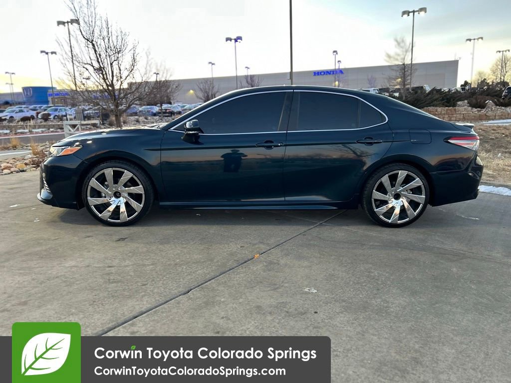 Used 2019 Toyota Camry SE image 4